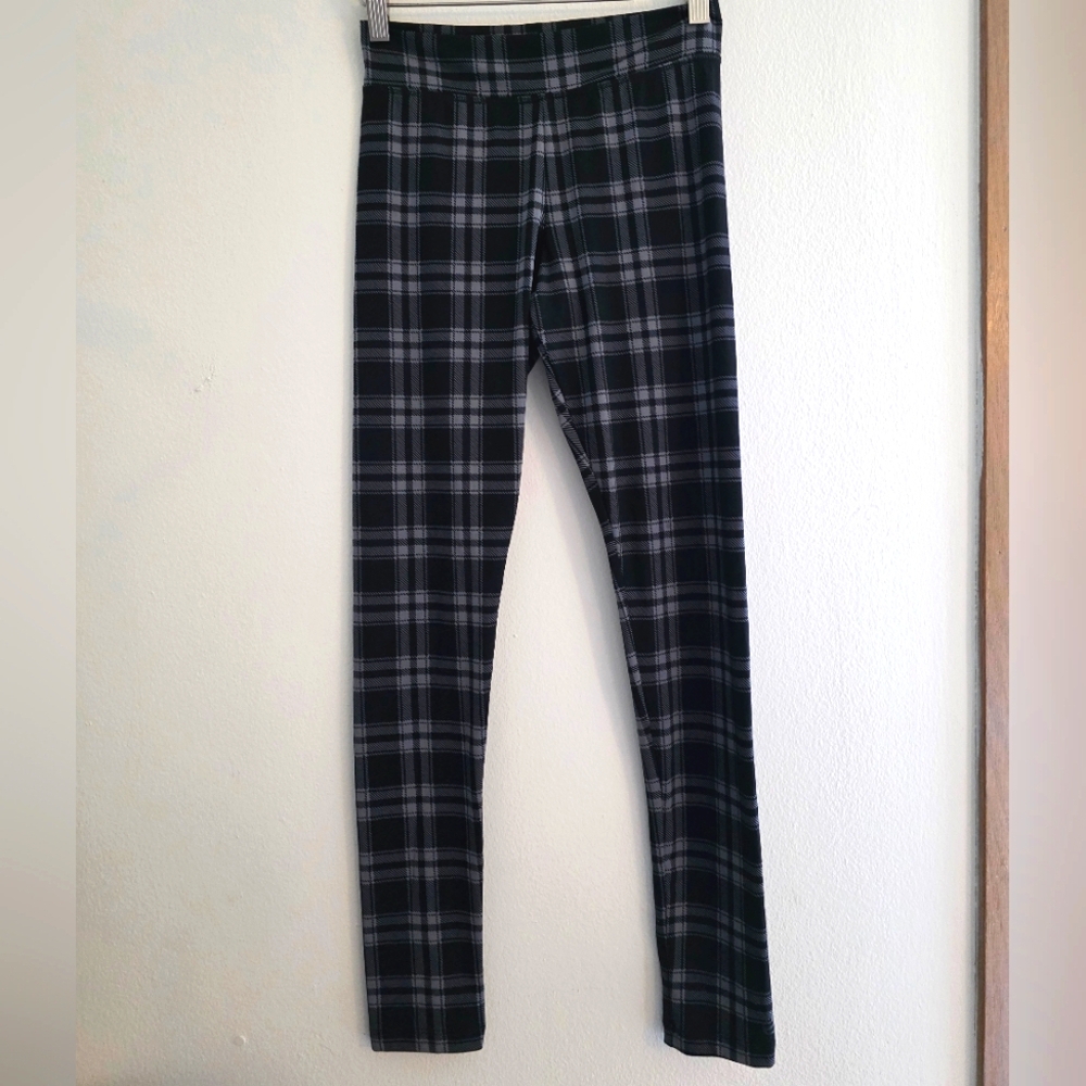 Cudl Duds Super Soft Plaid Black and‎ Gray Leggings Sz. XS